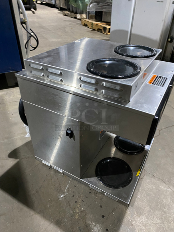 Bunn Commercial Countertop Dual Coffee Brewing Machine! With 4 Coffee Pot Warming Stations! All Stainless Steel! On Small Legs! Model: AXIOM2/2TWIN SN: AXTN026484 120/208/240V 60HZ 1 Phase - Image 4 of 10