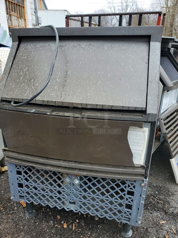 (4) All one money! Monitowoc ice maker|For parts Only (missing parts) - Image 7 of 12