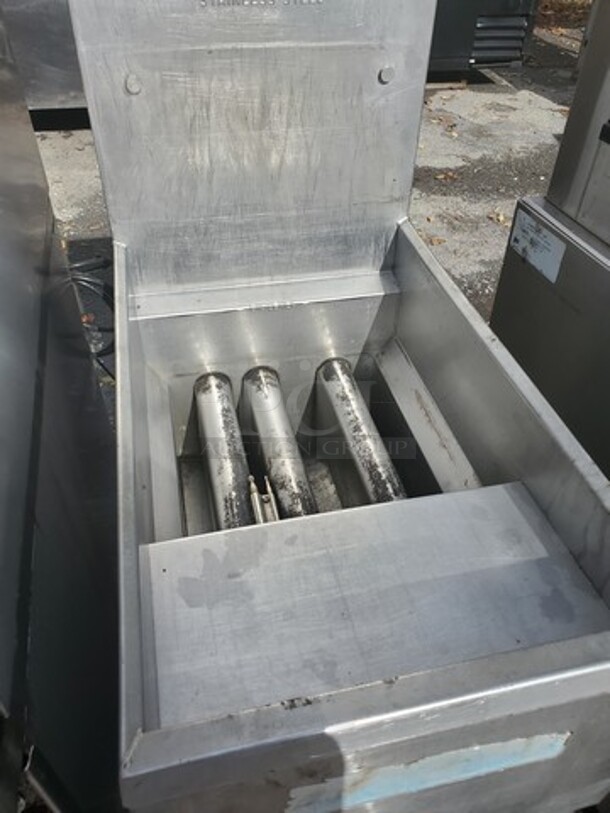 PITCO Sir Lawrence Lbs. 40 Capacity  Propane Fryer 15X30X34 - Image 4 of 7