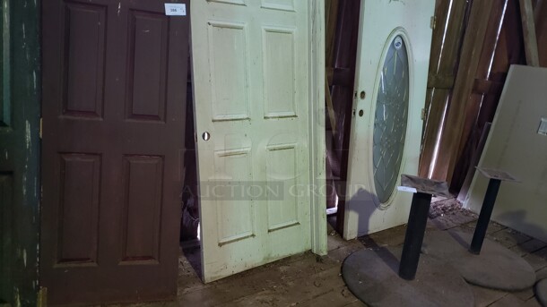 Lot of 5 Miscellaneous Doors

(Location 3) - Image 2 of 4