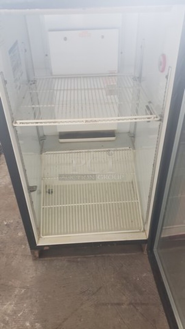 Beverage Air UR30G Counter Top Merchandiser Not tested (Location 2) - Image 3 of 4