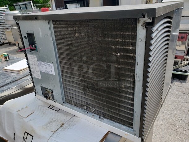 Manitowoc Air Cooled Ice Maker! (No storage bin). Needs plug - Image 6 of 8