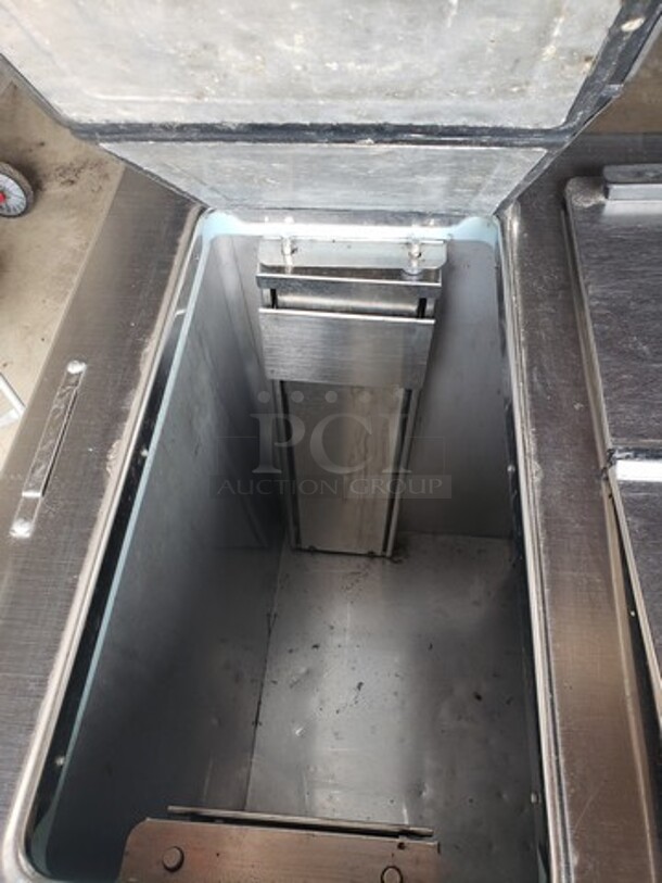 Delfield Refrigerated Ice Cream Counter!

115 V 
60 Hz
1 PH - Image 5 of 7