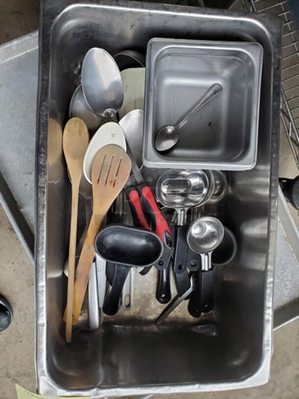 ALL ONE MONEY Kitchen Utensils! - Image 3 of 3
