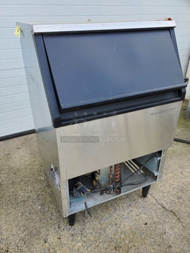 Franklin Chef FIM200 Ice machine|115V|Missing cover|24"X25"X39"|Working! - Image 3 of 4