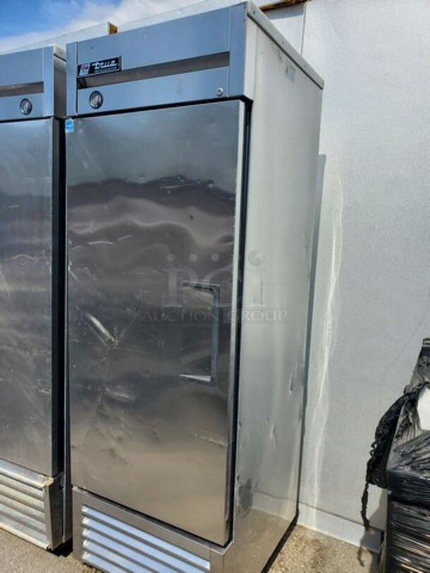 True T-23 27" One Section Refrigerator, 115V, 3 Racks included Tested & Working! - Image 1 of 6