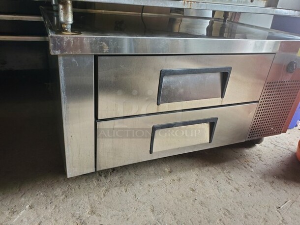 True TRCB-48 48 3/8" Refrigerated Chef Base with 2 Drawers, On casters, Tested & Working!

 - Image 5 of 5