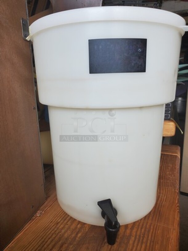 5 Gallon White Round Beverage Dispenser - Image 2 of 2