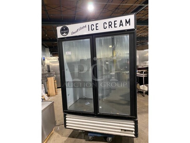 Nice! True Commercial Reach In 2 Door Reach In Freezer Merchandiser! With View Through Doors! Model GDM49F Serial 5096736! 115V 1 Phase! - Image 1 of 6