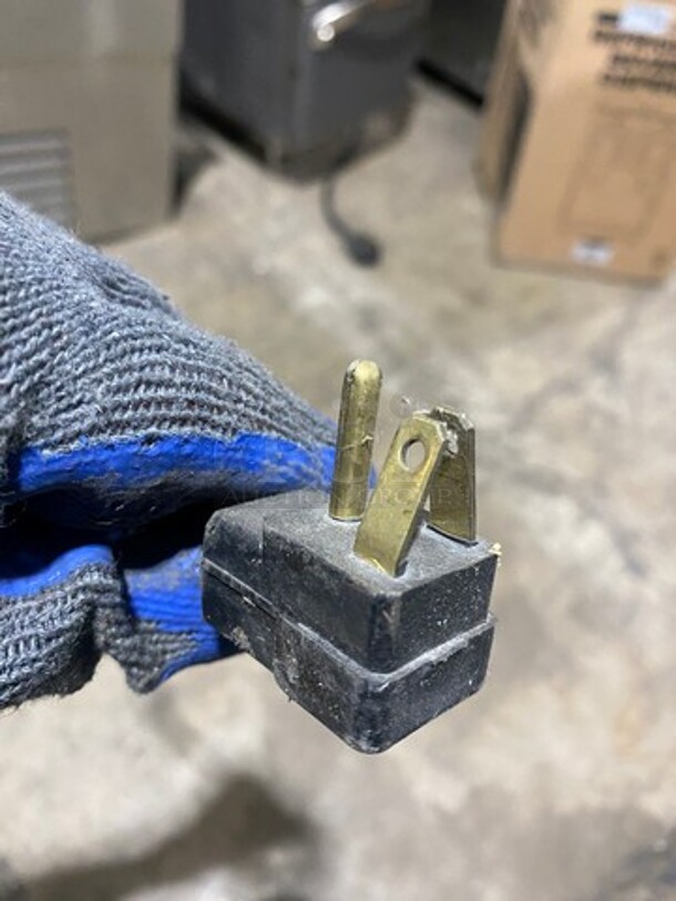 Moduserve Commercial Cold Food Unit! All Stainless Steel! Holds Full Size Sheet Pans! Model: MCTCFSP1S SN: 1122337 120V60HZ 1 Phase - Image 8 of 8