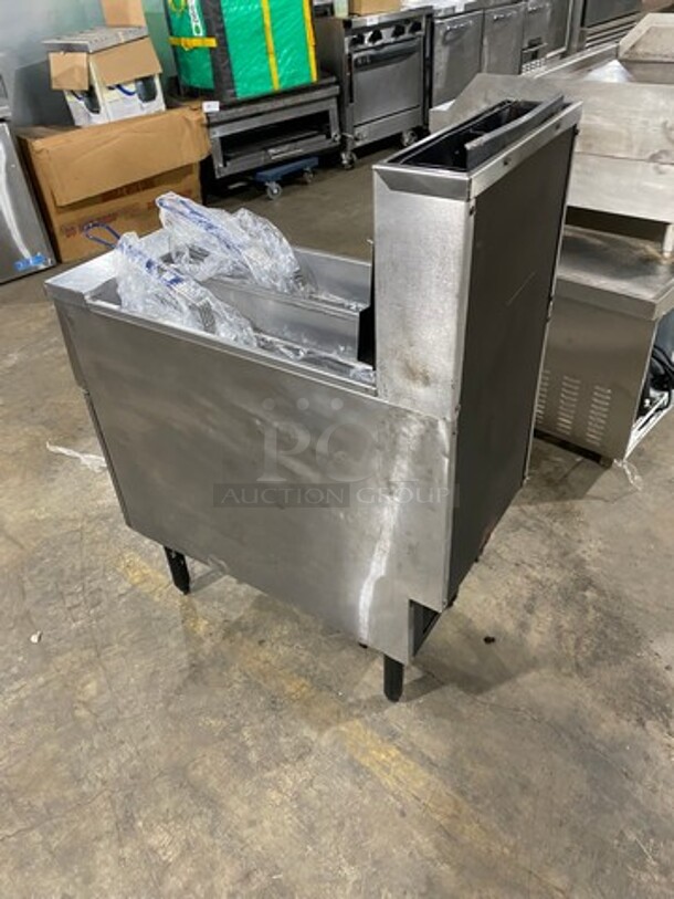 Pitco Commercial Gas Powered Split Bay Deep Fat Fryer! With 2 Small Frying Baskets! All Stainless Steel! On Legs! - Image 4 of 9