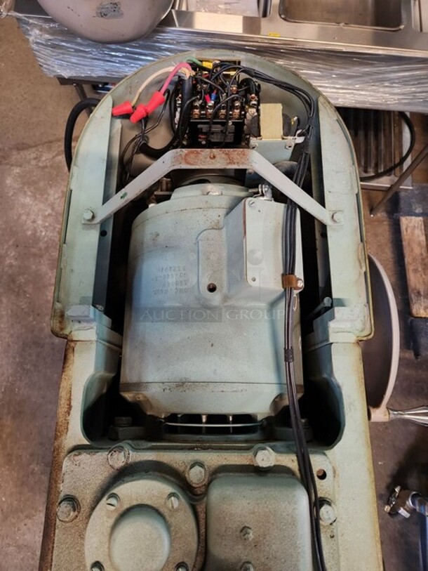 WOW! Hobart Commercial Floor Style 60 Qt Mixer! With Stainless Steel Mixing Bowl! WORKING WHEN REMOVED! Front Hub Never Used! Model: H600T 208/230V 3 Phase! - Image 4 of 9