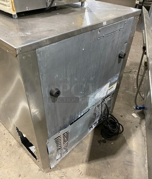 Everest Commercial Single Door Lowboy/ Worktop Cooler! All Stainless Steel! Model: ETBR1 SN: BTBR112100008 115V 60HZ 1 Phase - Image 4 of 7