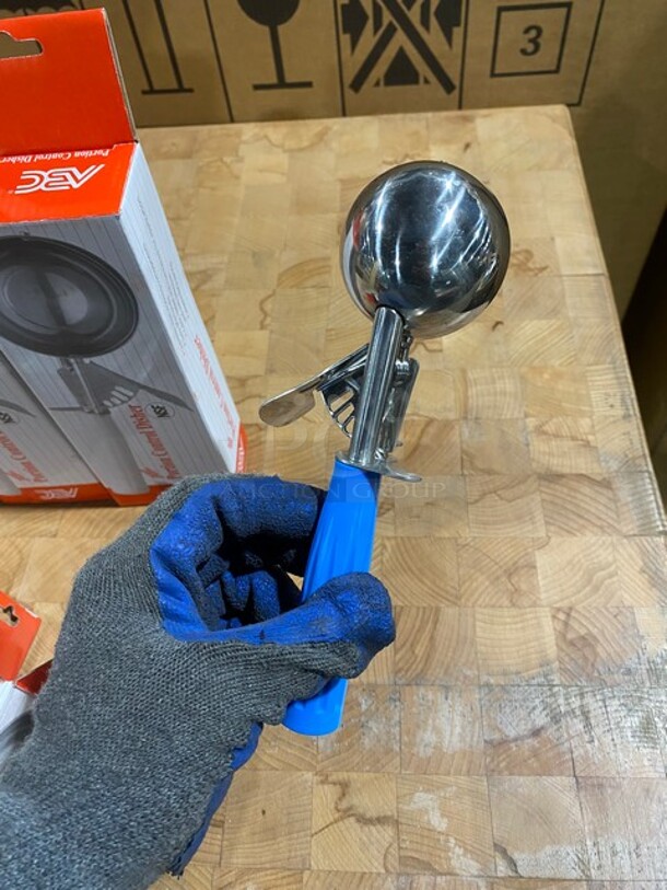 ABC White Thumb Press Ice Cream Scoop! 4x Your Bid! - Image 6 of 6