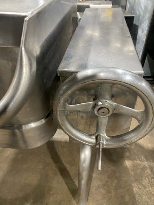 Groen Commercial Natural Gas Powered Skillet/Braising Pan! All Stainless Steel! On Legs! - Image 6 of 8