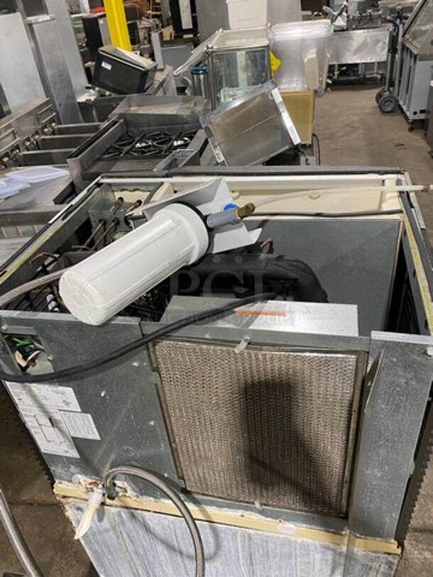 Manitowoc Commercial Ice Maker Machine! With Commercial Ice Bin! All Stainless Steel! On Legs! 2x Your Bid Makes One Unit! Model: SY0454A SN: 050163999 115V 60HZ 1 Phase, Model: B400 SN: 041220594 - Image 5 of 9