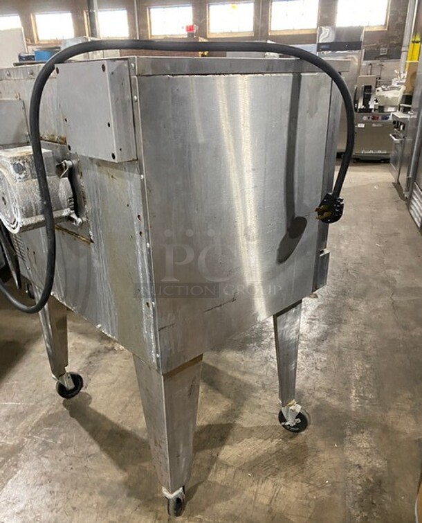 Southbend SL Series Stainless Steel Commercial Convection Oven w/ View Through Doors, Metal Oven Racks and Thermostatic Controls on Commercial Casters! Electric Powered! SN:18A80040 - Image 4 of 7