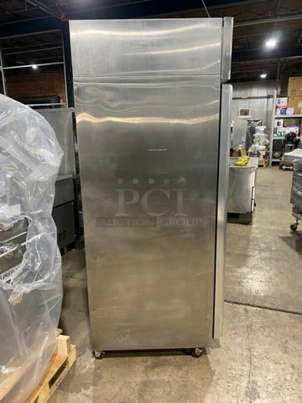 COOL! Hoshizaki Commercial 3 Door Reach In Cooler Merchandiser! With View Through Doors! Poly Coated Racks! All Stainless Steel Body! WORKING WHEN REMOVED! Model: CR3SFGYCR SN: F60047C 115V 60HZ 1 Phase - Image 2 of 9