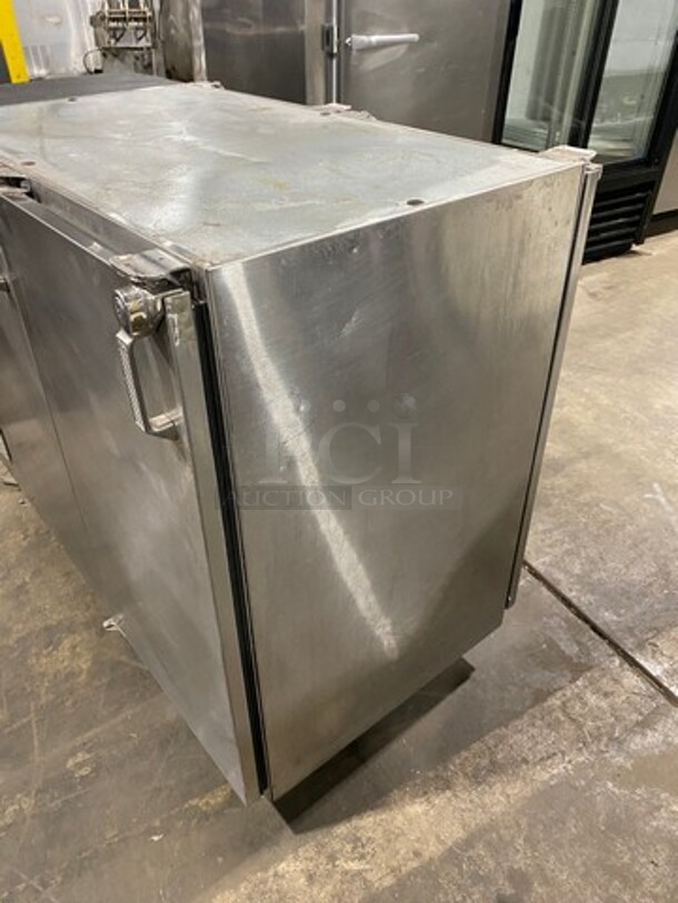 Glastender 2 Door Bar Back Cooler! With Poly Coated Racks! All Stainless Steel! On Legs! Model: NPT52L6SNH(LL/RR) SN: 134125922N 115V 60HZ 1 Phase - Image 2 of 9