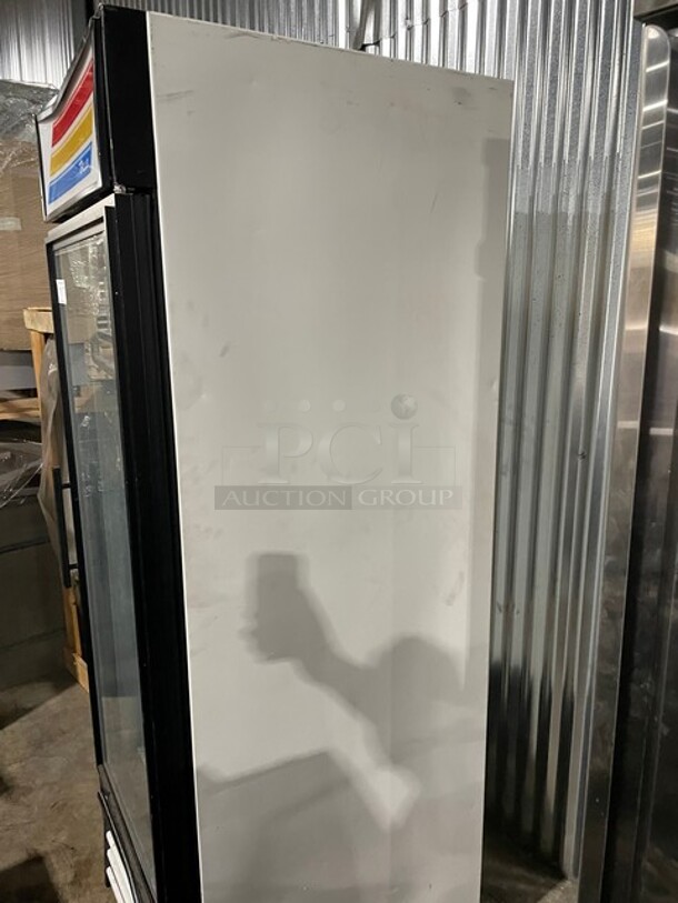 True Commercial Single Door Reach In Freezer Merchandiser! With View Through Door! With Poly Coated Racks! Model: GDM23F SN:7358082 115V 1PH - Image 4 of 9