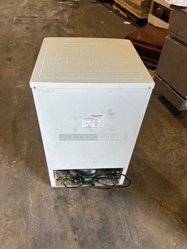 Avanti White Mini Fridge! With Poly Shelves! - Image 4 of 5