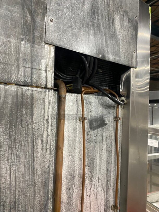 Traulsen Commercial Single Door Reach In Cooler Merchandiser! With View Through Door! Poly Coated Racks! All Stainless Steel! Model: UR30WT SN: 219617 115V 60HZ 1 Phase - Image 9 of 9