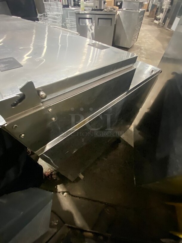 Silver King Refrigerated 6 Drawer Pizza Prep Station! Model SKPZ92D1 Serial SBCM145050B! 115V 1Phase! On Casters! - Image 4 of 6