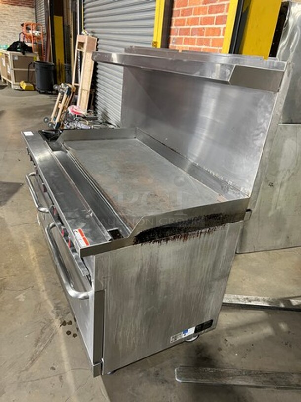 CPG Commercial LP Powered Flat Top Griddle Stove With Left Side 2 Burner! Griddle Has Side Splashes! With Raised Back Splash And Salamander Shelf! With 2 Oven Underneath! Metal Oven Racks! All Stainless Steel! On Casters! Model: S60G48L SN: 09227429 - Image 3 of 8