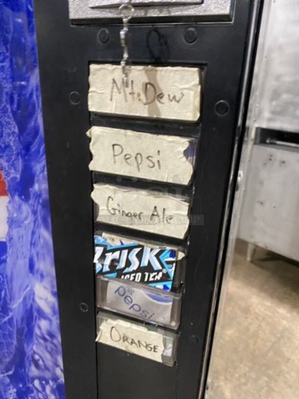 Vendo Commercial Drink Vending Machine! With Bill And Coin Acceptor! With Keys! - Image 5 of 12