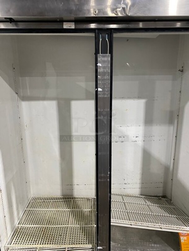 True Commercial 2 Door Reach In Cooler! Poly Coated Racks! All Stainless Steel! Model: T49 SN: 6789621 115V 60HZ 1 Phase - Image 5 of 9