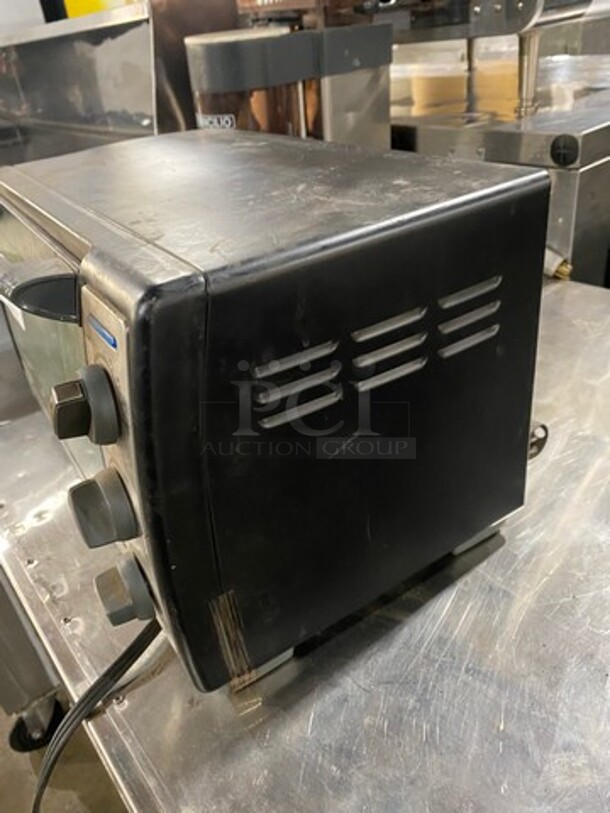 Black & Decker Countertop Toaster Oven! With View Through Door! TRO4075B 120V - Image 3 of 8