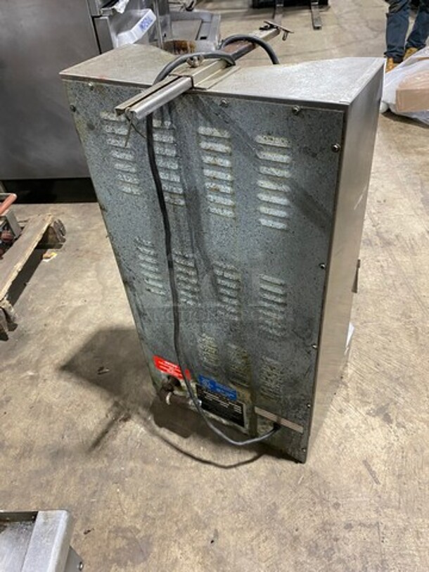 Auto Doner Commercial Countertop Natural Gas Powered Vertical Broiler Gyro Machine! All Stainless Steel! Model: G300 SN: 34296 - Image 3 of 10