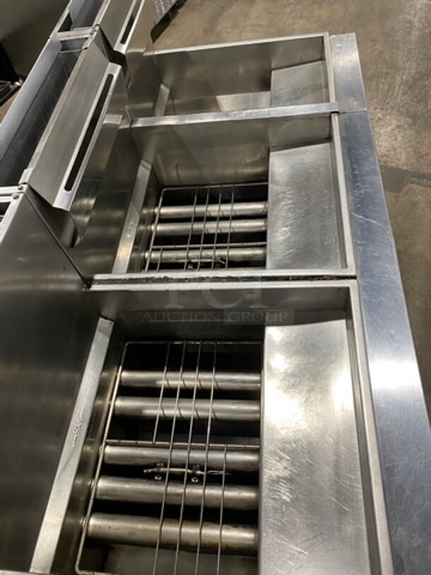WOW! Vulcan Commercial Natural Gas Powered 3 Bay Deep Fat Fryer! All Stainless Steel! On Casters! Model: 3GR65F SN: 481533671 - Image 5 of 10