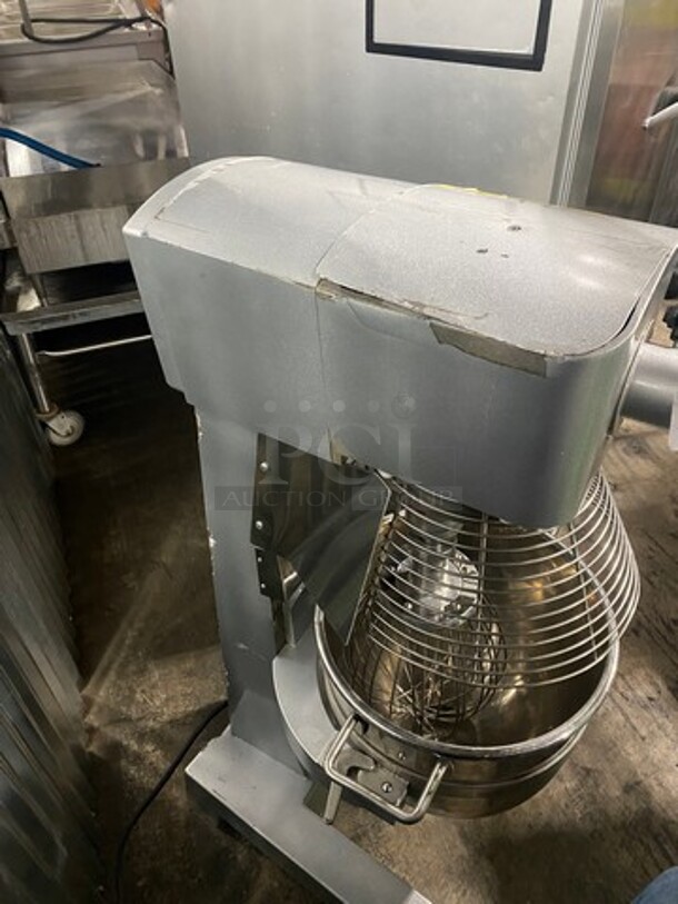 GREAT! LATE MODEL 2022! Primo Commercial 30 Quart Floor Style Planetary Mixer! With Bowl & Bowl Guard! With Whisk, Paddle, & Dough Hook Attachments! Model PM30 Serial 22030231013! 110V! - Image 4 of 10