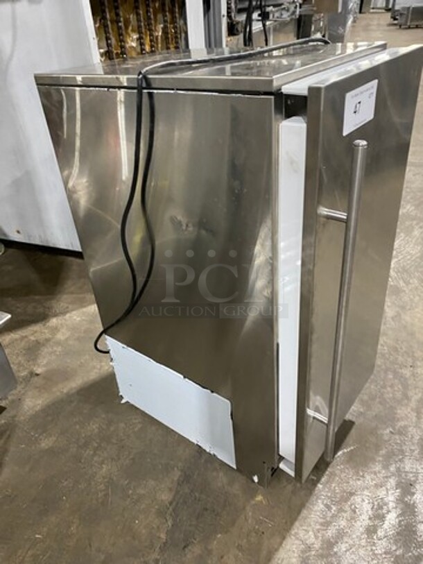 ALL Stainless Steel! SCOTSMAN Stainless Steel Undercounter Nugget Ice Machine! 
115V /60 Hz/1 phase - Image 2 of 6