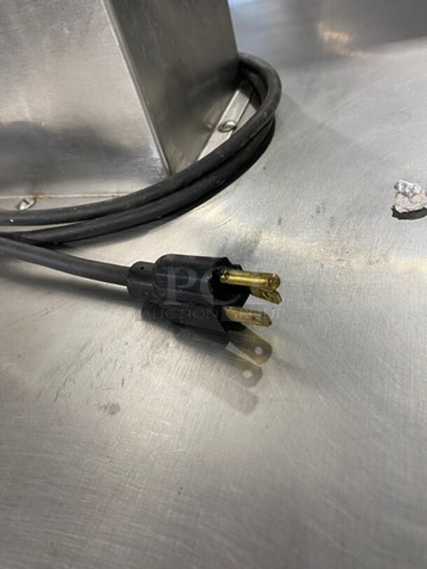 Market Forge Commercial Natural Gas Powered Single Cabinet Steamer! All Stainless Steel! On Legs! Model: ETP5G SN: 7623611CC5517 - Image 9 of 9