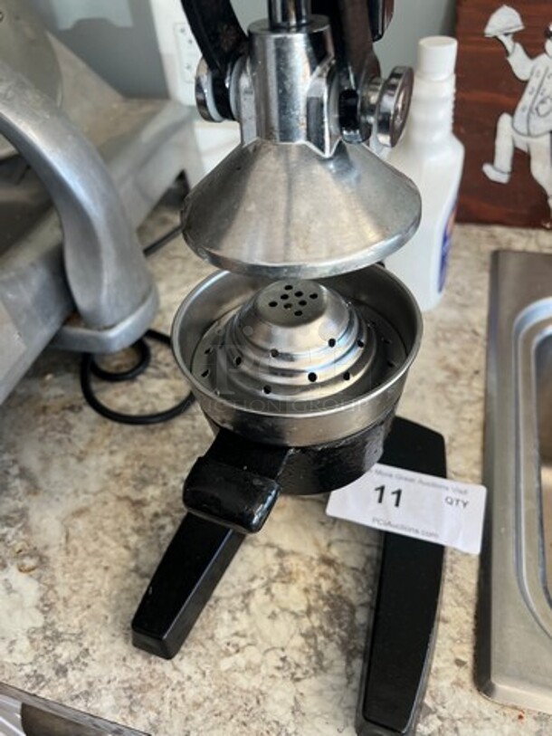 Countertop Manual Citrus Juicer! - Image 5 of 5