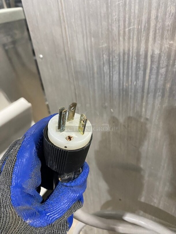 Sweet! Metro Commercial Heated Holding Cabinet/ Food Warmer! All Stainless Steel! On Casters! Model: C175HM2000 120V 1 Phase! Working When Removed!  - Image 8 of 10