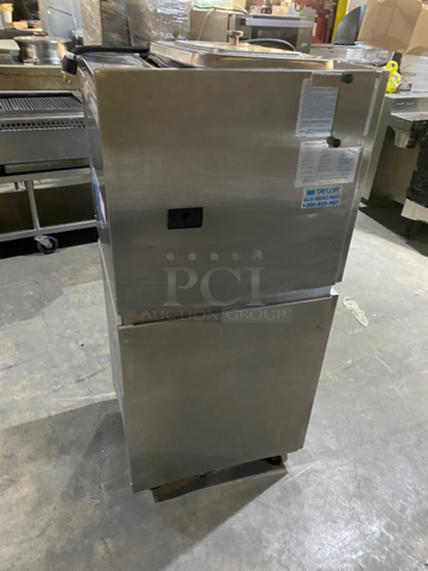 COOL! Taylor Soft Serve Ice Cream Machine! All Stainless Steel! On Casters! Model: Y168-27 SN: J1062802 208/230V 60Hz 1 Phase - Image 4 of 8
