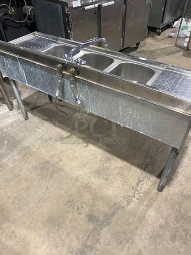 Krowne All Stainless Steel! Three Compartment Under Counter Bar Sink! With Dual Drain Boards! On Legs! - Image 3 of 8