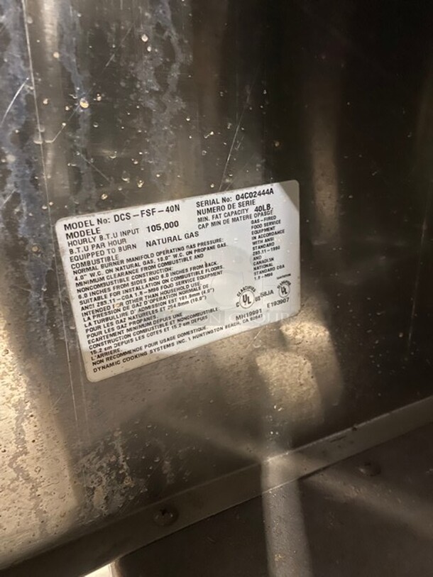 DCS Commercial Floor Style Natural Gas Powered Deep Fat Fryer! With Back Splash! All Stainless Steel! With 2 Frying Baskets! On Legs! Model: DCS-FSF-40N SN: 04C02444A! - Image 8 of 9