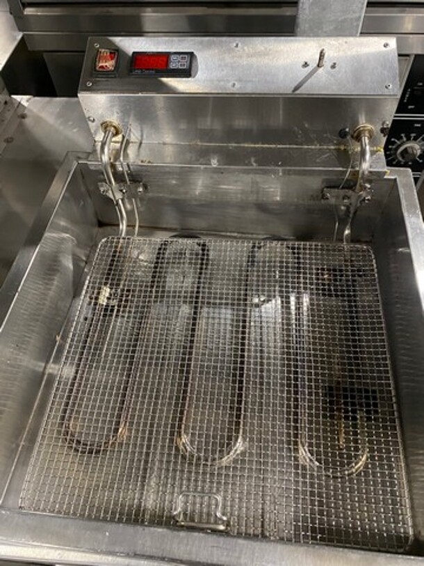 Countertop Electric Powered Deep Fat Fryer! With Backsplash! All Stainless Steel! - Image 6 of 8