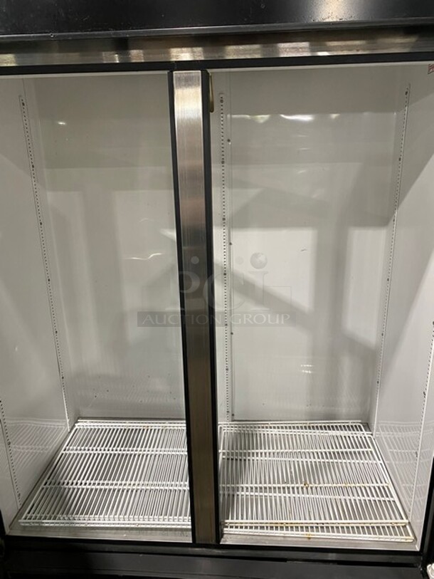 True! 2 Door Glass Reach In Cooler Merchandiser! Model GDM-49 Serial 7949024! 115V 60HZ 1 Phase! - Image 5 of 8
