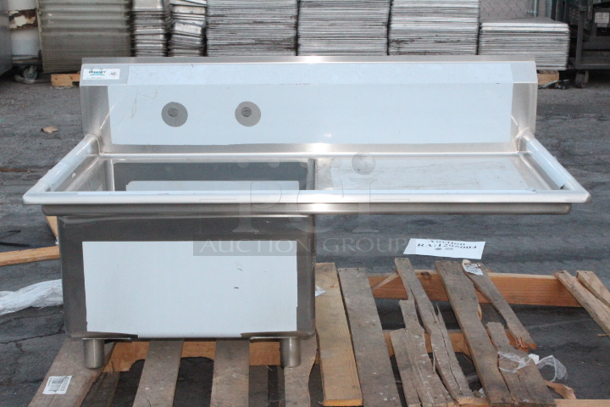 BRAND NEW SCRATCH & DENT! Regency 16 Gauge Stainless Steel One Compartment Commercial Sink With Right Side Drainboard. Back right corner weld is broken  - Image 3 of 7