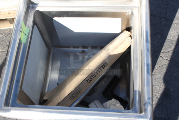 BRAND NEW SCRATCH & DENT! Regency 600S1181818 23" 16-Gauge Stainless Steel One Compartment Commercial Sink with Stainless Steel Legs, without Drainboard - 18" x 18" x 14" Bowl - Image 3 of 7