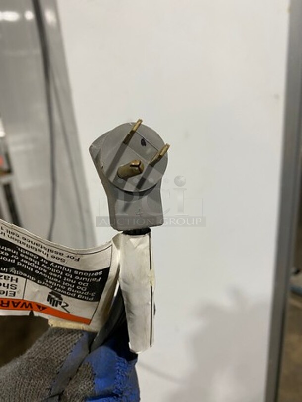 Sub Zero Reach In Cooler And Freezer Combo Unit! With Poly Shelves And Racks! Model: 561/F SN: M1688193 115V 60HZ 1 Phase - Image 8 of 9