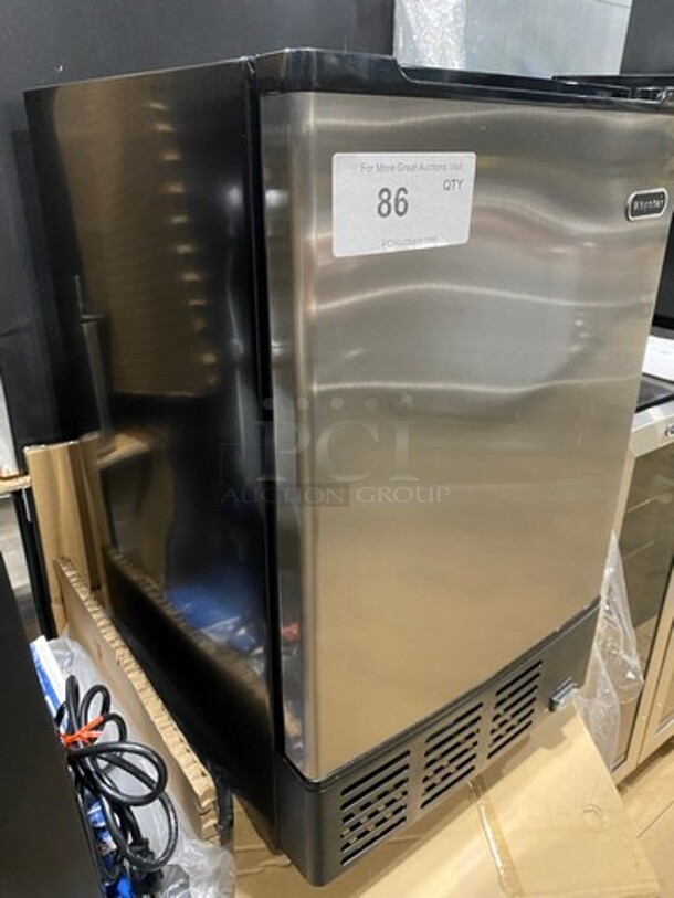 NEW! OUT OF THE BOX! SCRATCH-N-DENT! Whynter Undercounter Built In Ice Maker! 12LB Ice Capacity! All Stainless Steel! Model: UIM155 115V - Image 2 of 9