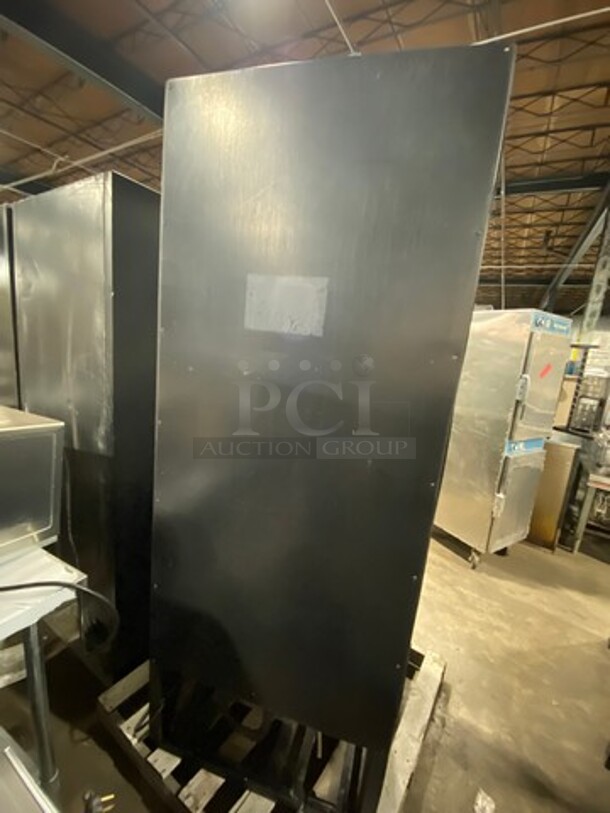 True Commercial Single Door Reach In Refrigerator Merchandiser! With View Through Door! Model: GDM26 SN: 4163902 115V 60HZ 1 Phase - Image 3 of 8