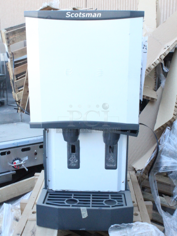 BRAND NEW SCRATCH & DENT! Scotsman HID312A - 1A Scotsman HID312A-1 Meridian Countertop Air Cooled Ice Machine and Water Dispenser - 12 lb. Bin Storage S/N: 23071320013785 16-1/4x24-3/8x35 - Image 3 of 8