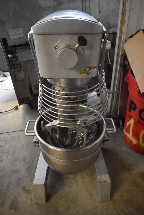 2015 Omcan SP300A Metal Commercial Floor Style 30 Quart Planetary Dough Mixer w/ Stainless Steel Mixing Bowl, Bowl Guard, Whisk and Paddle Attachments. 110 Volts, 1 Phase. 21x26x46. Tested and Working! - Image 3 of 9